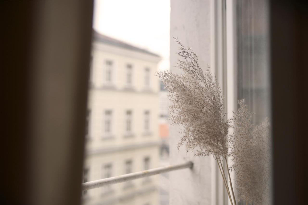 By The River And City Center - Comfortable Rooms Wroclaw Exterior photo